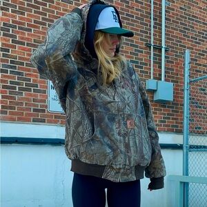 Vintage Carhartt Realtree Camo Coat large